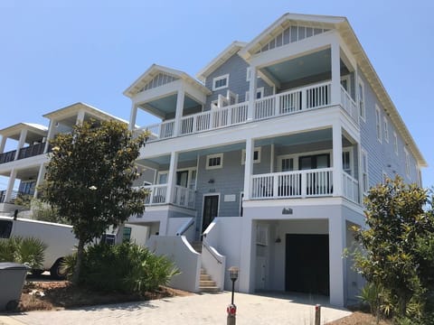 Welcome to Wally Mac!  Plenty of parking on extra wide driveways.