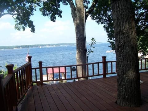 Lake View Right From Your Hot Tub