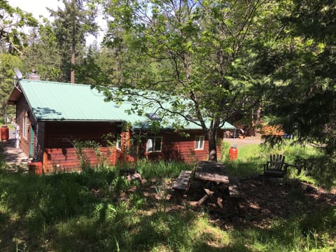 Oregon Woodland Cottage
