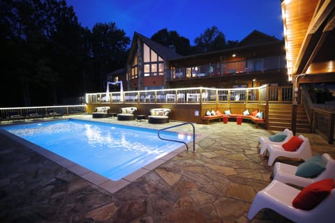 Luxury 8 bedroom, 6 bathroom lakefront house on 11 wooded acres