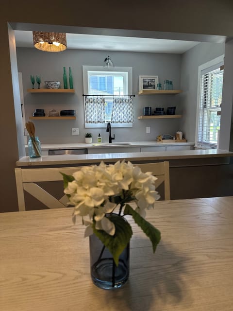 Pass through from kitchen to dining room