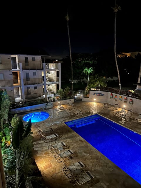 Night view of the pool
