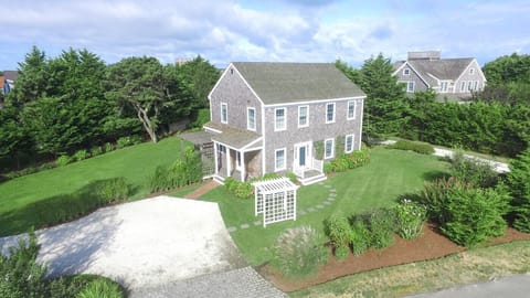 front view, steps to Cliff rd and bike path
