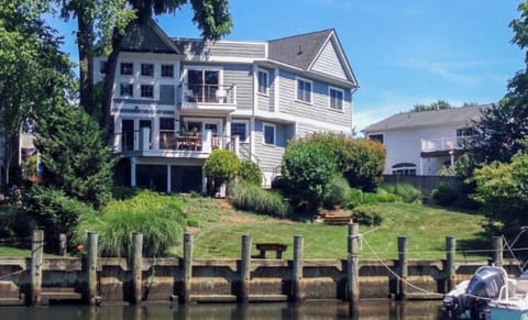 Heaven on the Severn ! Waterfront in Eastport