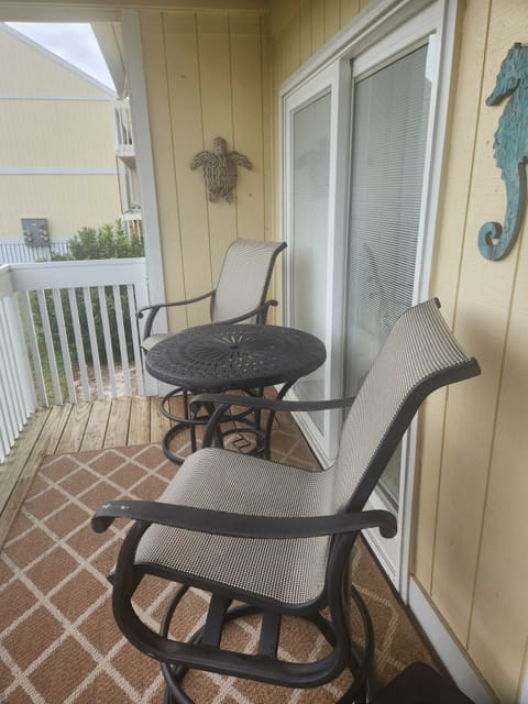 Perfect spot for coffee or drinks