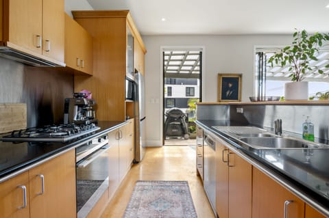 Well stocked kitchen and pantry with loads of staples. Just BYO selves!