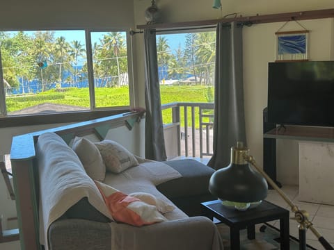 650qf open Beam Apartment /4 Balcony a big Sundeck with spectacular OCEAN VIEW