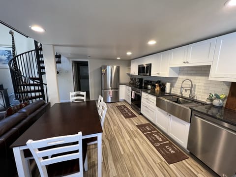 Open plan kitchen and dining room