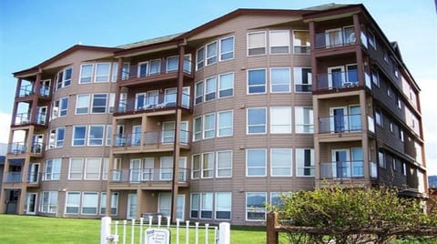 Open for spring break. This is a nice unit.