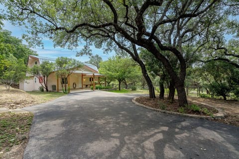 Mountain Breeze Cabin - Front