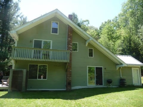 Modern salt box, 3 floors