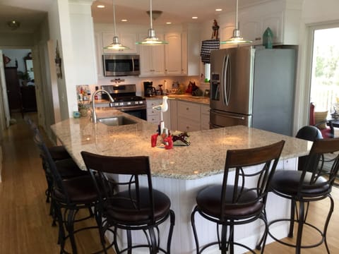 Roomy fully-equipped kitchen with new appliances