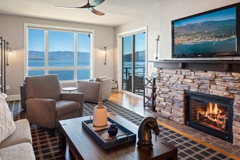 Luxury, Quiet, Top Floor Condo at The Seasons