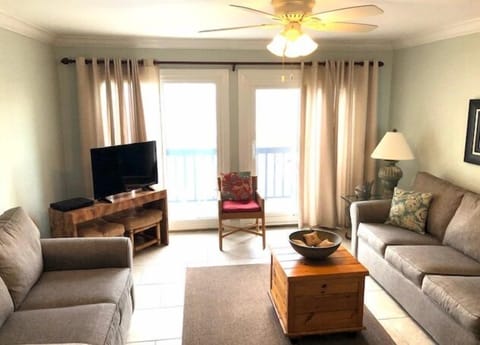 Living room faces Gulf.