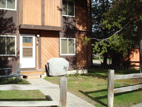 Have fun relaxing in the private yard and enjoying the gas grill & picnic table.