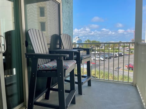 Nice seating on the balcony.