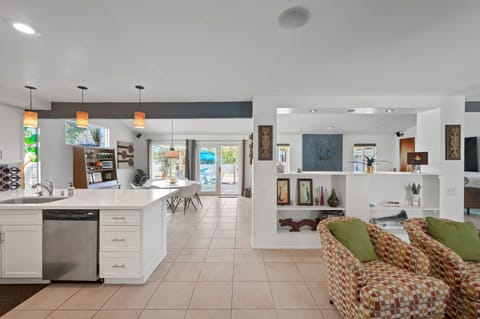 kitchen, lounge peering into the backyard