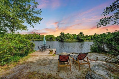A serene and lovely view of Lake Naomi