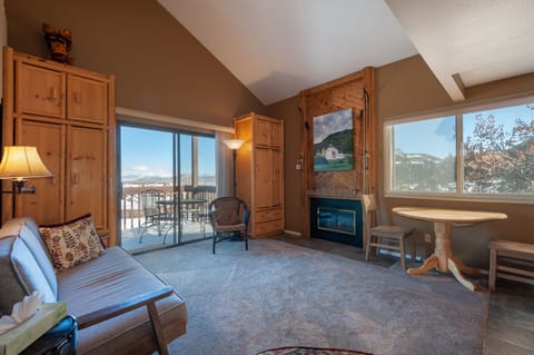 Living/dining room, with views!