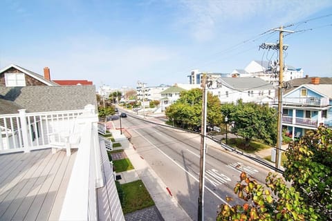 Great Views from balconies - Baltimore Ave