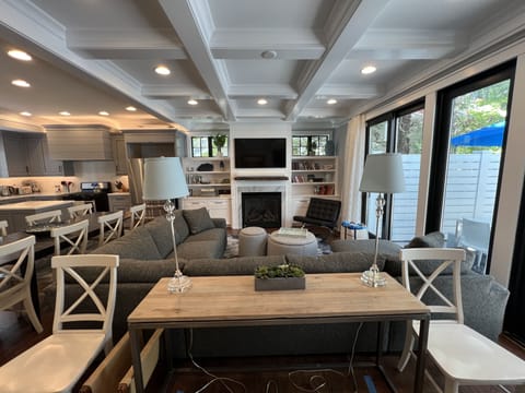 Custom Built-Ins with High Definition TV and Gas Fireplace