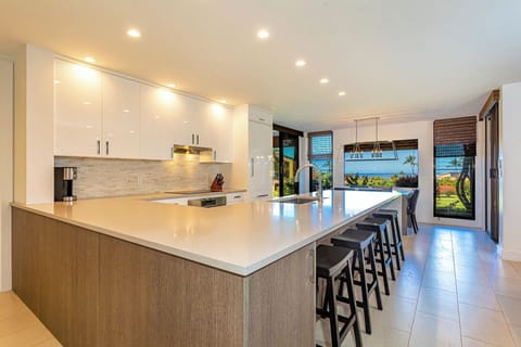 Large Island with Breakfast Bar