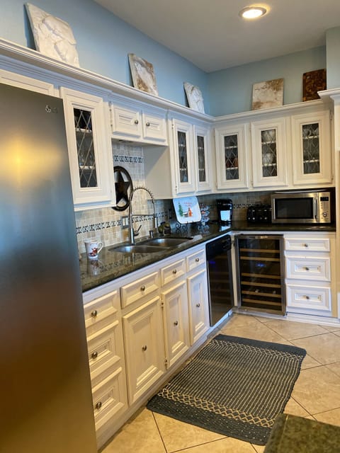 Awesome Open Kitchen great for entertaining with awesome views to the lake 