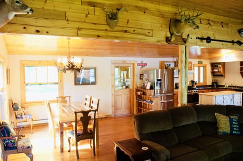 Dining area off of kitchen can seat 8