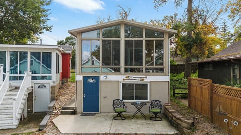 Exterior from lake side