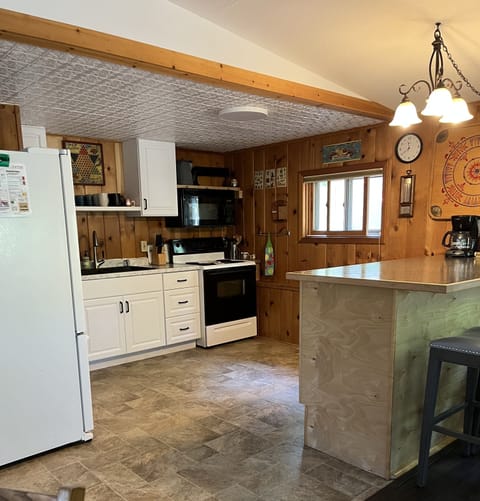 Full size kitchen 