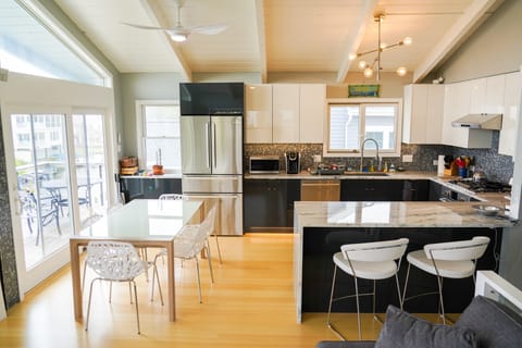  Dining area + Kitchen