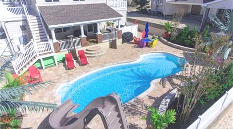 Spa-like salt water heated pool