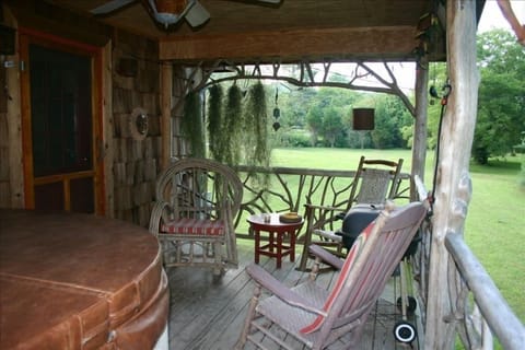 Back Porch w/ Hot Tub