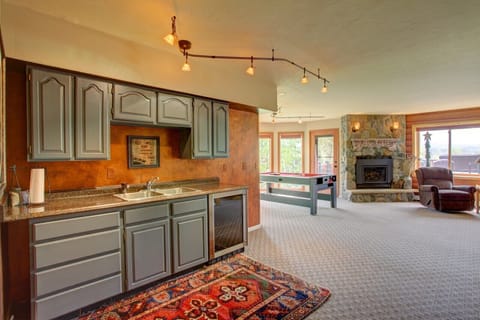 Wetbar Downstairs open to Rec Room