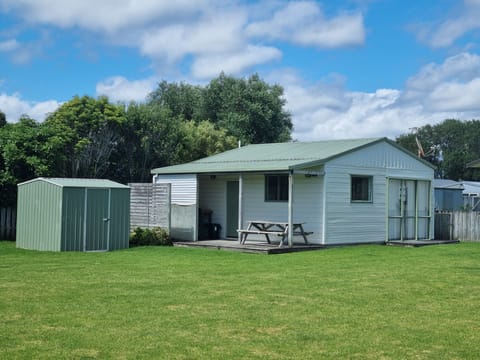 Whiti Beach Cottage 