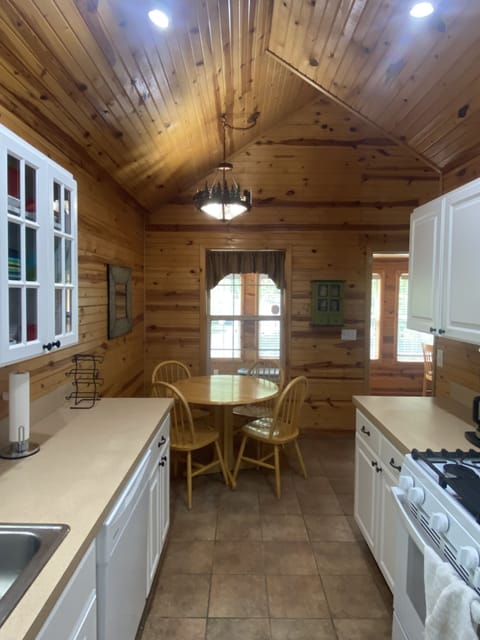 additional seating for 4--total indoor seating is for 12.