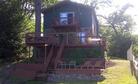 Back of house/Lakeside