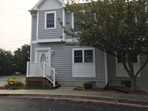 Two Level End Unit Townhome