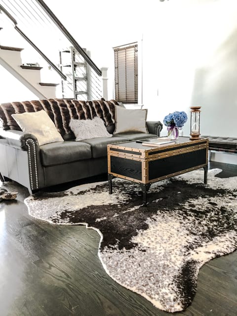 Main Floor Living Room 