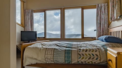 3 bedrooms, iron/ironing board