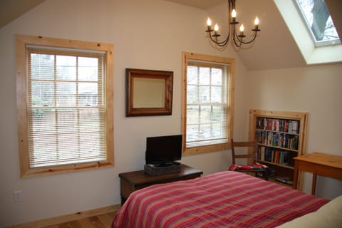 WEST BEDROOM