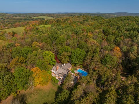 Your Private Oasis...yet minutes to great restaurants, cultural events & more!