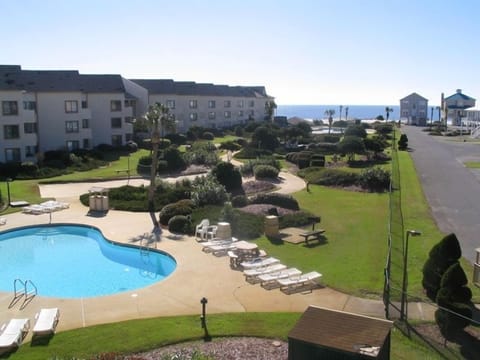 View of the courtyard (above, not from our unit)
