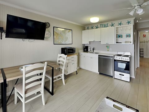 Bistro-Style Dining with Seating for up to 4