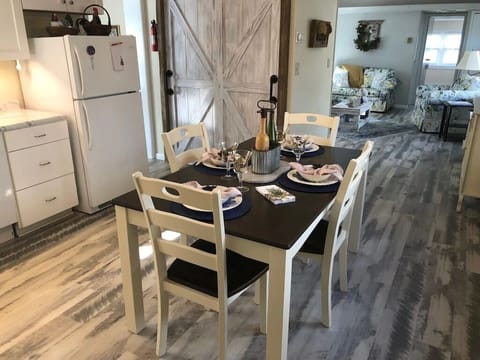 MD Kitchen to family room_22_11zon