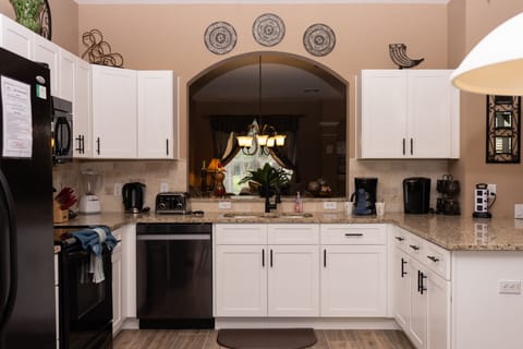 Brand New Kitchen Put in May 2020