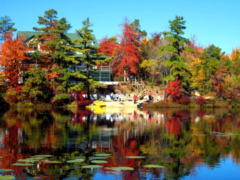Stunning Lakefront 6 bedroom house