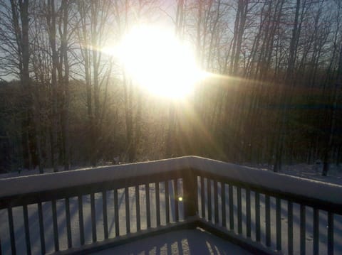 sun rise over the river
-10 degrees