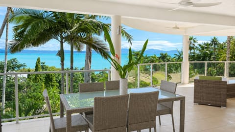 HUGE balcony with bqq - outdoor dining - outdoor lounge -day bed and THE VIEW