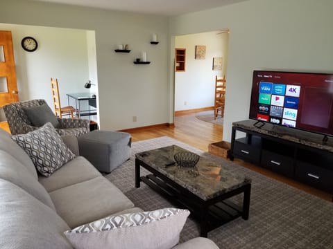 Tastefully decorated. New Furniture throughout the whole house